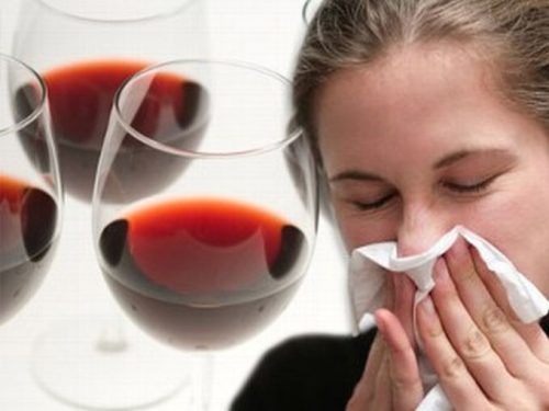 Аллергия на вино: причины, симптомы и методы лечения