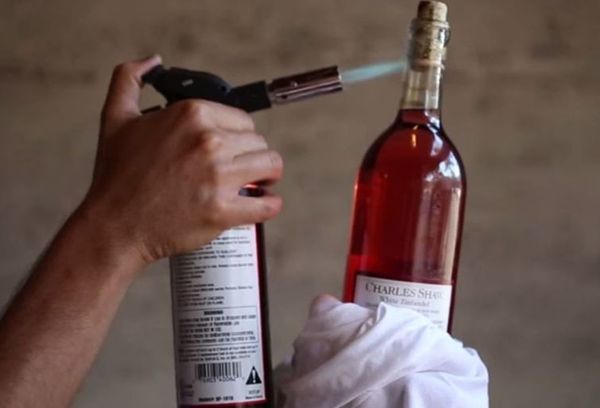 Как открыть вино штопором, не повредив бутылку – инструкция