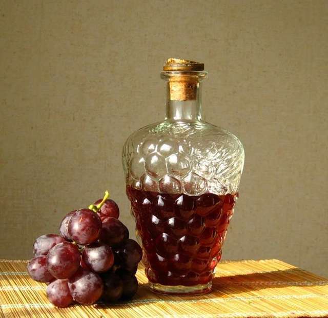 Винный уксус в домашних условиях: рецепт из винограда и вина