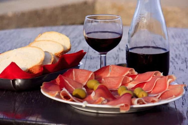Вино Бастардо: описание, особенности, культура пития и марки